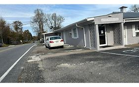 Tri-City Motel By Oyo Forest City Spindale